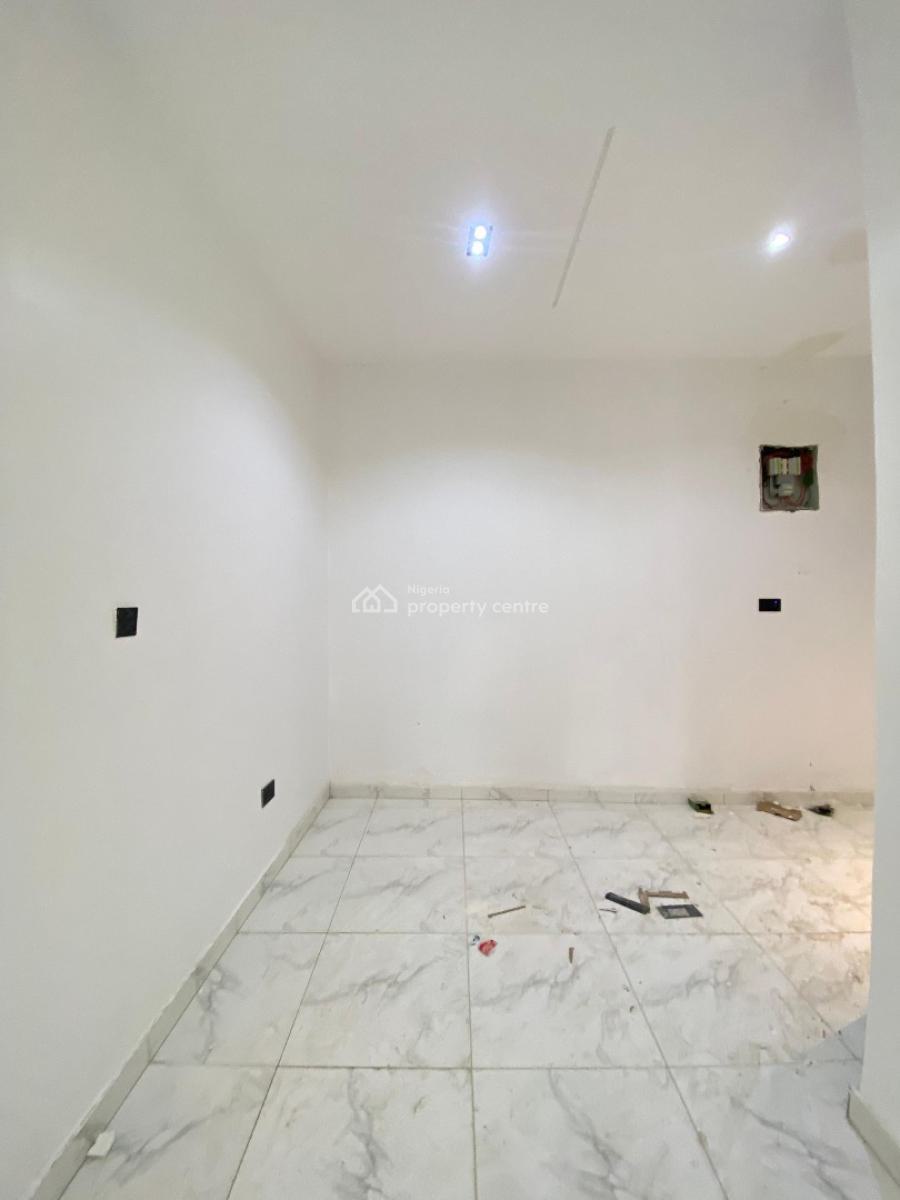 2 Bedroom Flat Apartment with Swimming Pool and Gym, Ologolo, Lekki, Lagos, Flat / Apartment for Sale