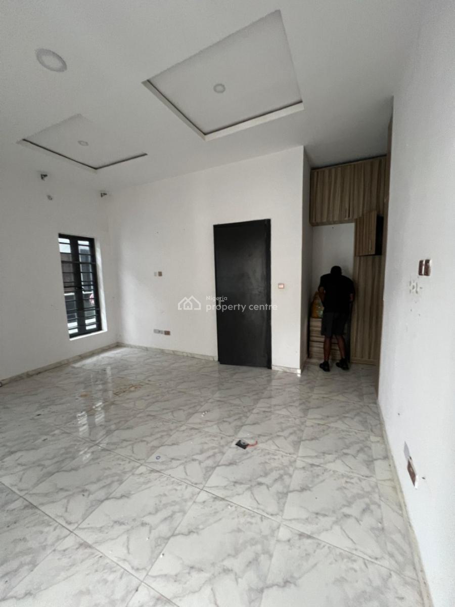 Classic Masters Bedroom with Balcony and Jacuzzi, Royal Pine Estate, Orchid Road, Lekki, Lagos, Self Contain (single Rooms) for Rent