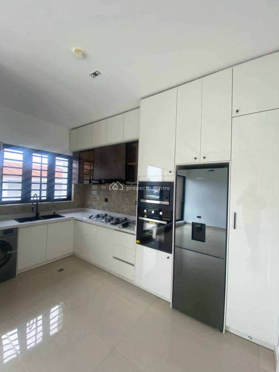 Sophisticated 2-bedroom Apartment with Excellent Amenities, Lekki Phase 1, Lekki, Lagos, Flat / Apartment for Sale