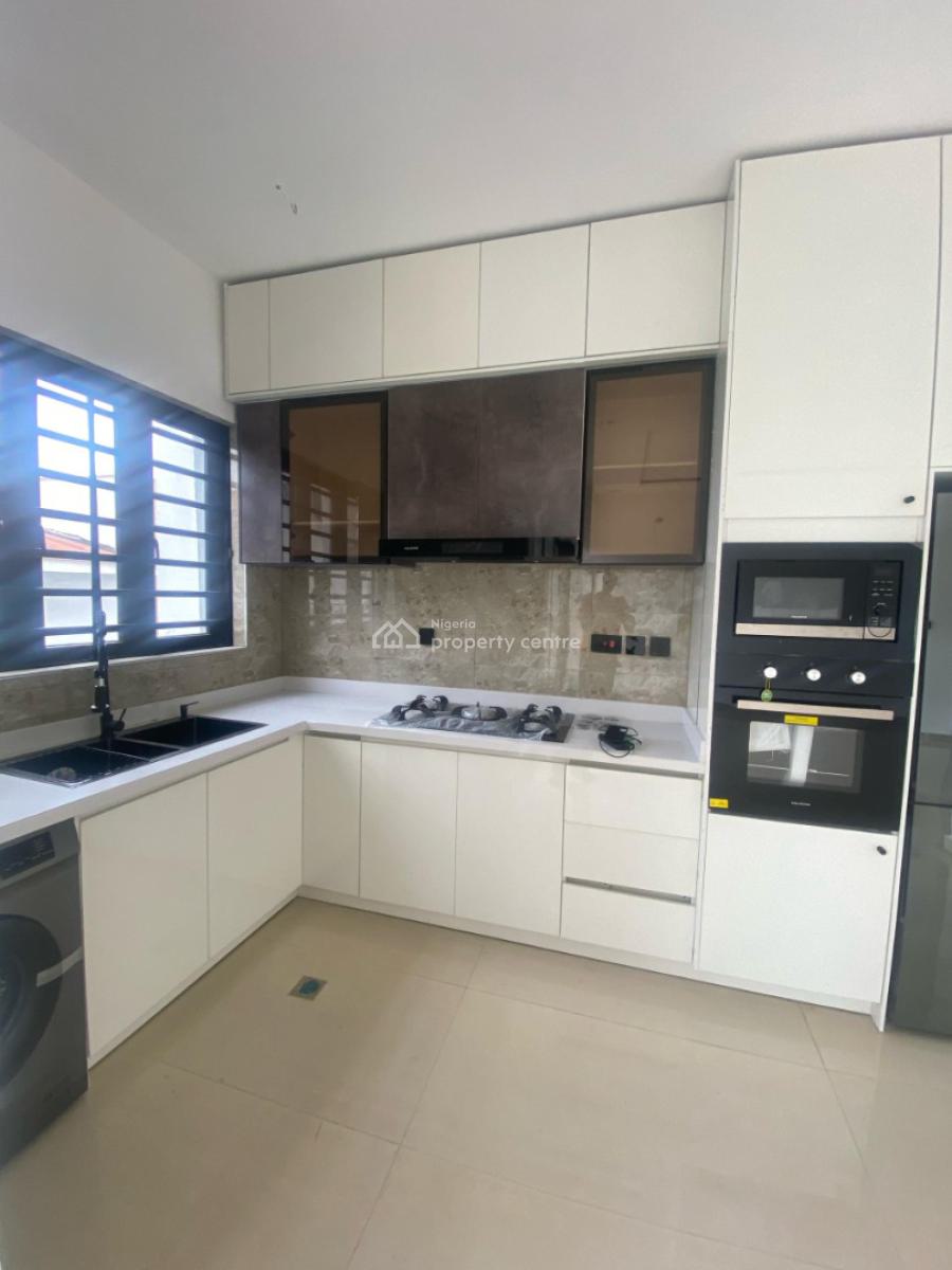 Sophisticated 2-bedroom Apartment with Excellent Amenities, Lekki Phase 1, Lekki, Lagos, Flat / Apartment for Sale