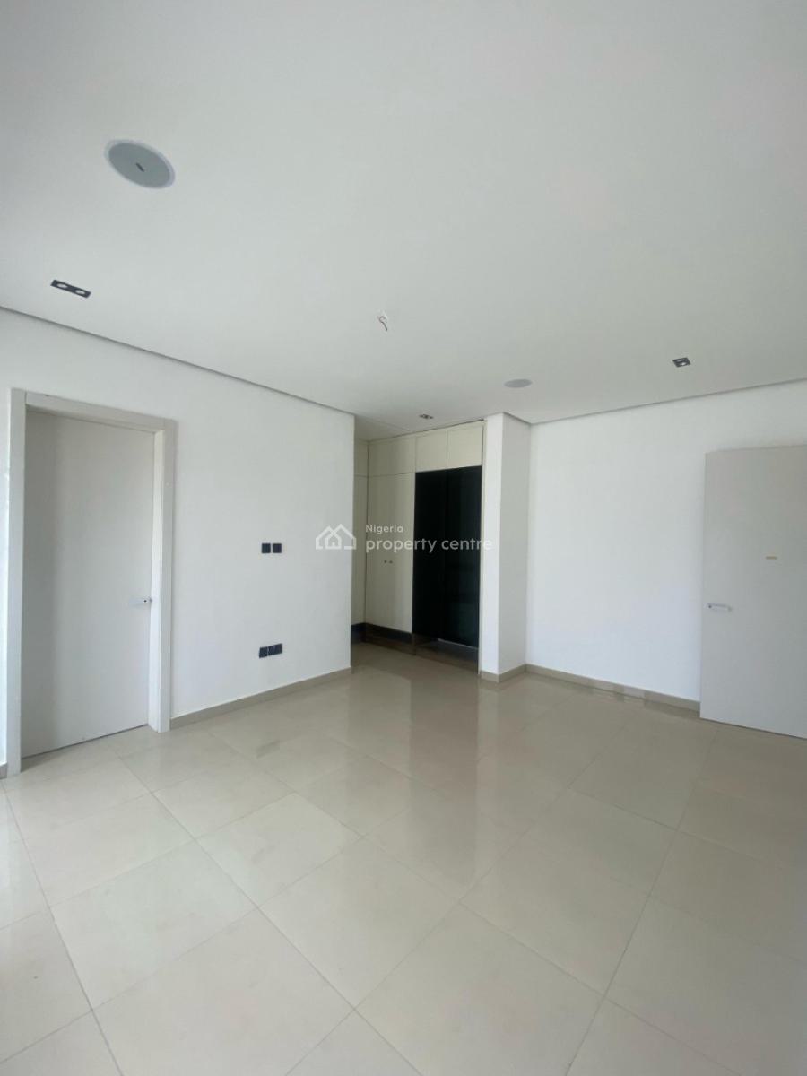 Sophisticated 2-bedroom Apartment with Excellent Amenities, Lekki Phase 1, Lekki, Lagos, Flat / Apartment for Sale