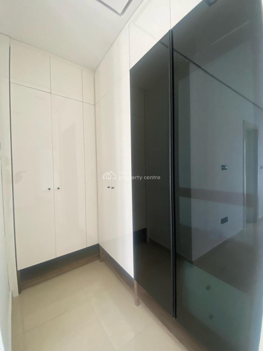 Sophisticated 2-bedroom Apartment with Excellent Amenities, Lekki Phase 1, Lekki, Lagos, Flat / Apartment for Sale