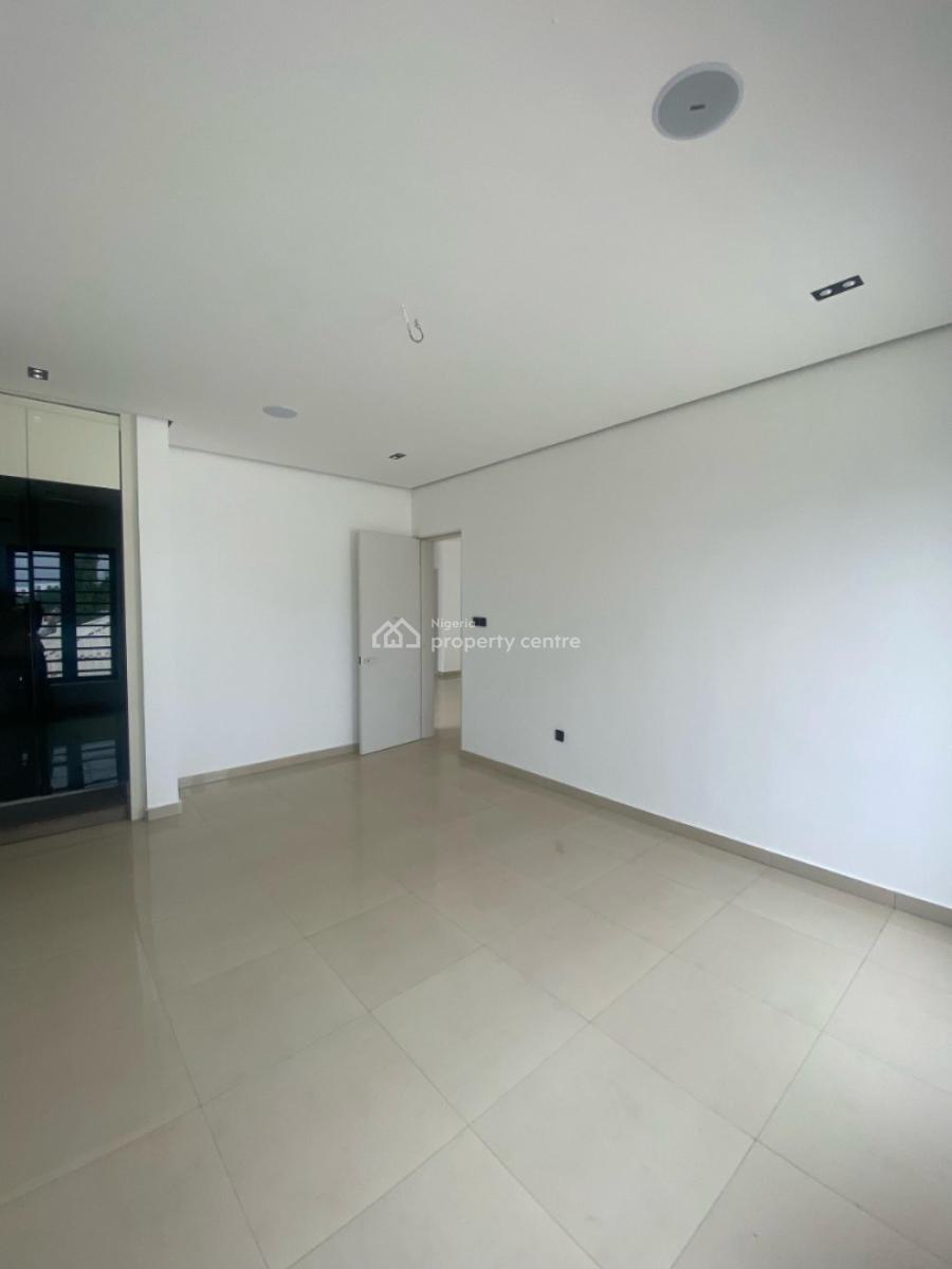 Sophisticated 2-bedroom Apartment with Excellent Amenities, Lekki Phase 1, Lekki, Lagos, Flat / Apartment for Sale