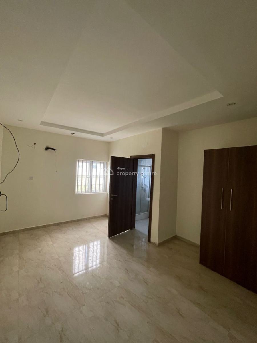 Clean 4 Bedroom Semi with Just 2 Tenants in The Compound, Ikate, Lekki, Lagos, Semi-detached Duplex for Rent