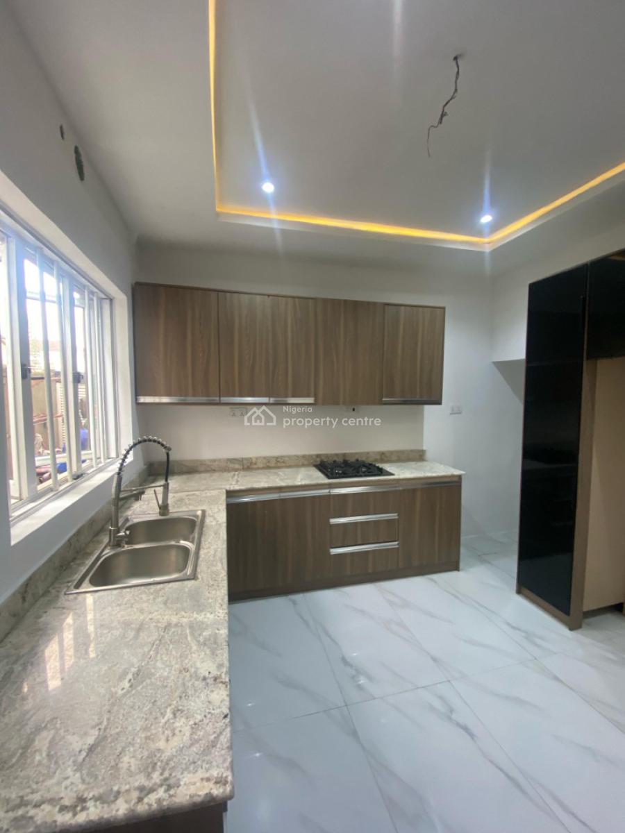Elegant 4-bedroom Terrace with Bq, Lekki Phase 1, Lekki, Lagos, Terraced Duplex for Rent