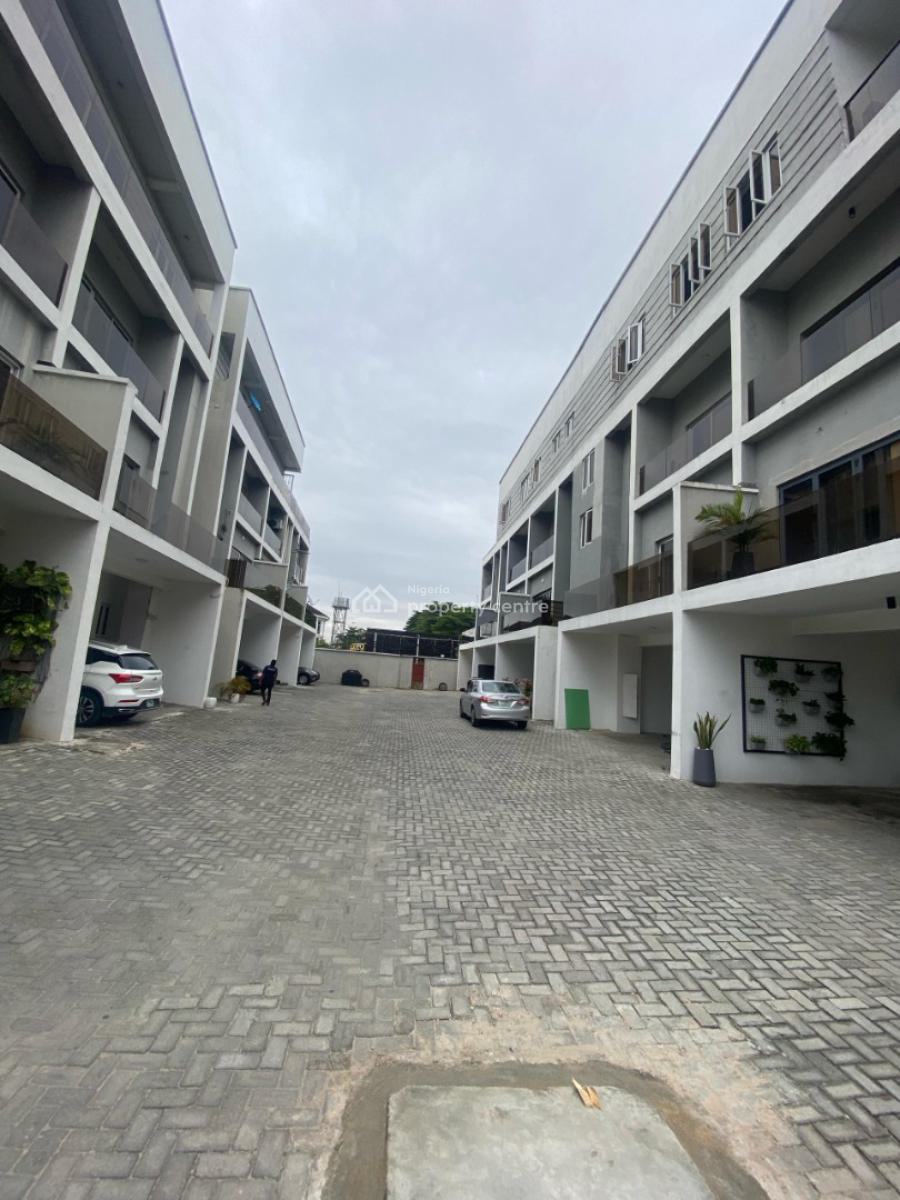 Elegant 4-bedroom Terrace with Bq, Lekki Phase 1, Lekki, Lagos, Terraced Duplex for Rent