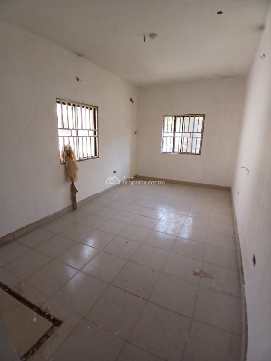 3 Bedroom Flat (renovation Ongoing), Utako, Abuja, Flat / Apartment for Rent