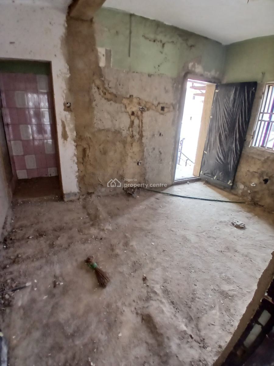 3 Bedroom Flat (renovation Ongoing), Utako, Abuja, Flat / Apartment for Rent