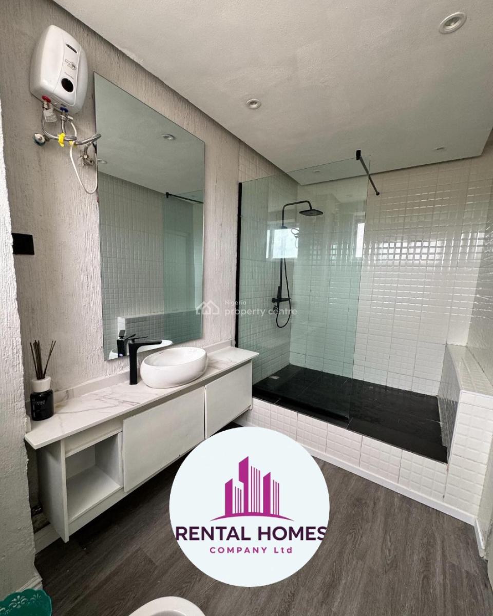 Newly Out 3 Bedroom Waterfront Apartment, Lekki Phase 1, Lekki, Lagos, Flat / Apartment for Sale