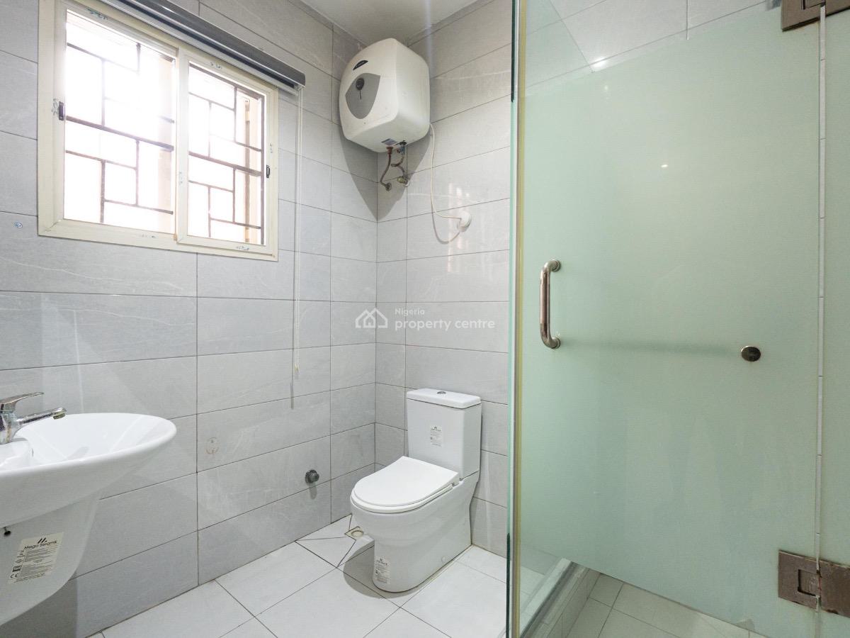 Spacious 2 Bedroom Apartment with Ps5 and Snooker, Lekki Phase 1, Lekki, Lagos, Flat / Apartment Short Let