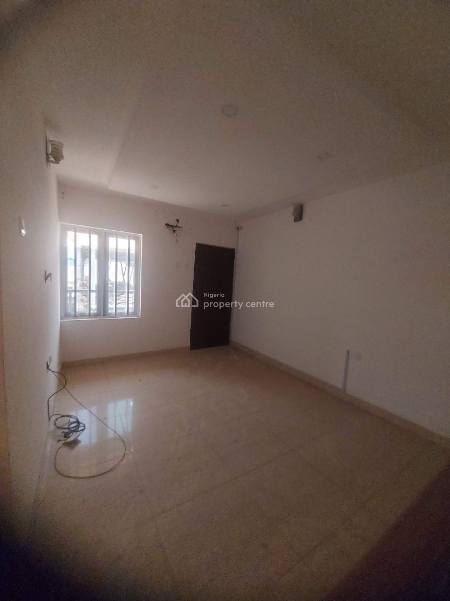 Newly Renovated 4 Bedrooms Duplex, Atlantic View Estate, New Road, Lekki, Lagos, Flat / Apartment for Rent