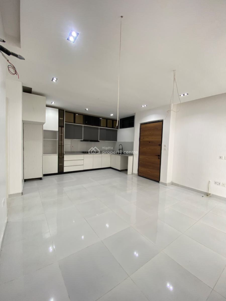 2 Bedroom Flat Apartment with Swimming Pool & Gym, Ologolo, Lekki, Lagos, Flat / Apartment for Sale