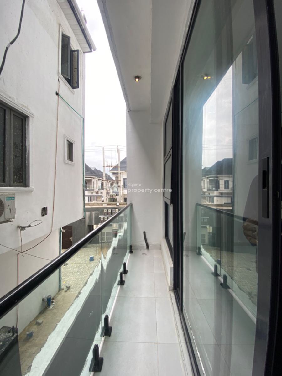 2 Bedroom Flat Apartment with Swimming Pool & Gym, Ologolo, Lekki, Lagos, Flat / Apartment for Sale