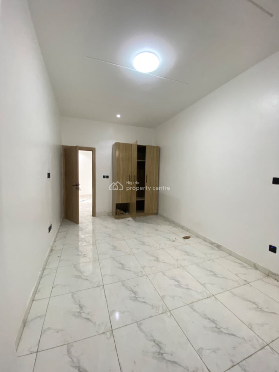 2 Bedroom Flat Apartment with Pool & Gym Front Unit, Ologolo, Lekki, Lagos, Flat / Apartment for Sale