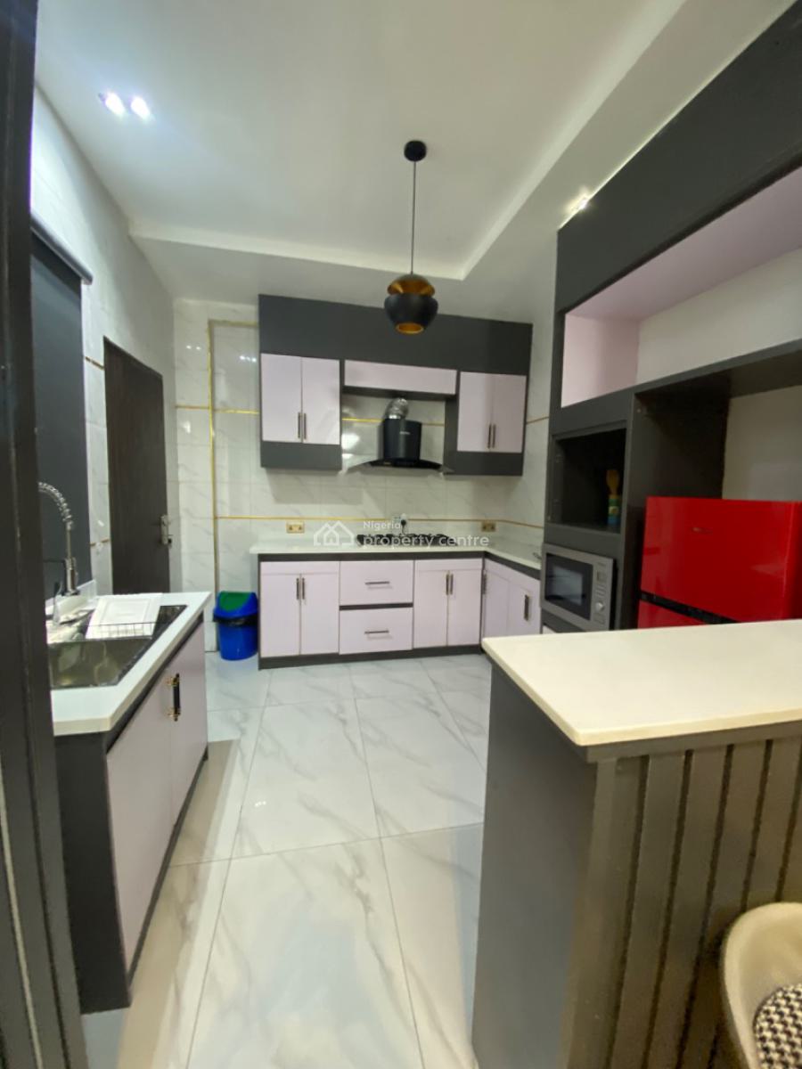 Fully Furnished Luxury 2 Bedrooms Apartments, Upstairs with Elevator, Lekki Phase 1, Lekki, Lagos, Flat / Apartment for Rent