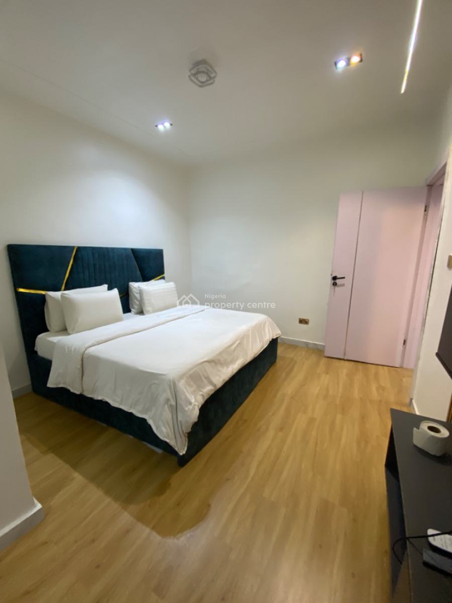 Fully Furnished Luxury 2 Bedrooms Apartments, Upstairs with Elevator, Lekki Phase 1, Lekki, Lagos, Flat / Apartment for Rent