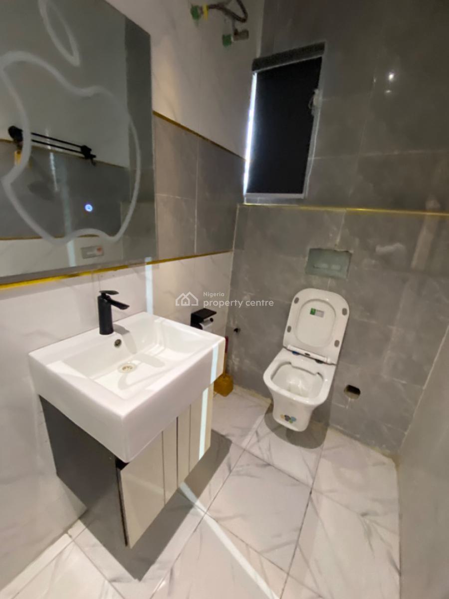 Fully Furnished Luxury 2 Bedrooms Apartments, Upstairs with Elevator, Lekki Phase 1, Lekki, Lagos, Flat / Apartment for Rent