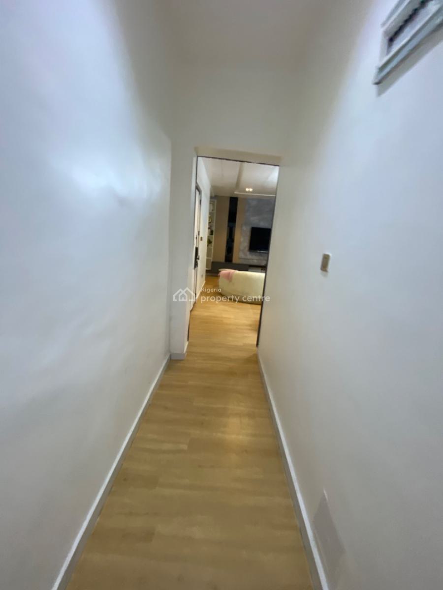 Fully Furnished Luxury 2 Bedrooms Apartments, Upstairs with Elevator, Lekki Phase 1, Lekki, Lagos, Flat / Apartment for Rent