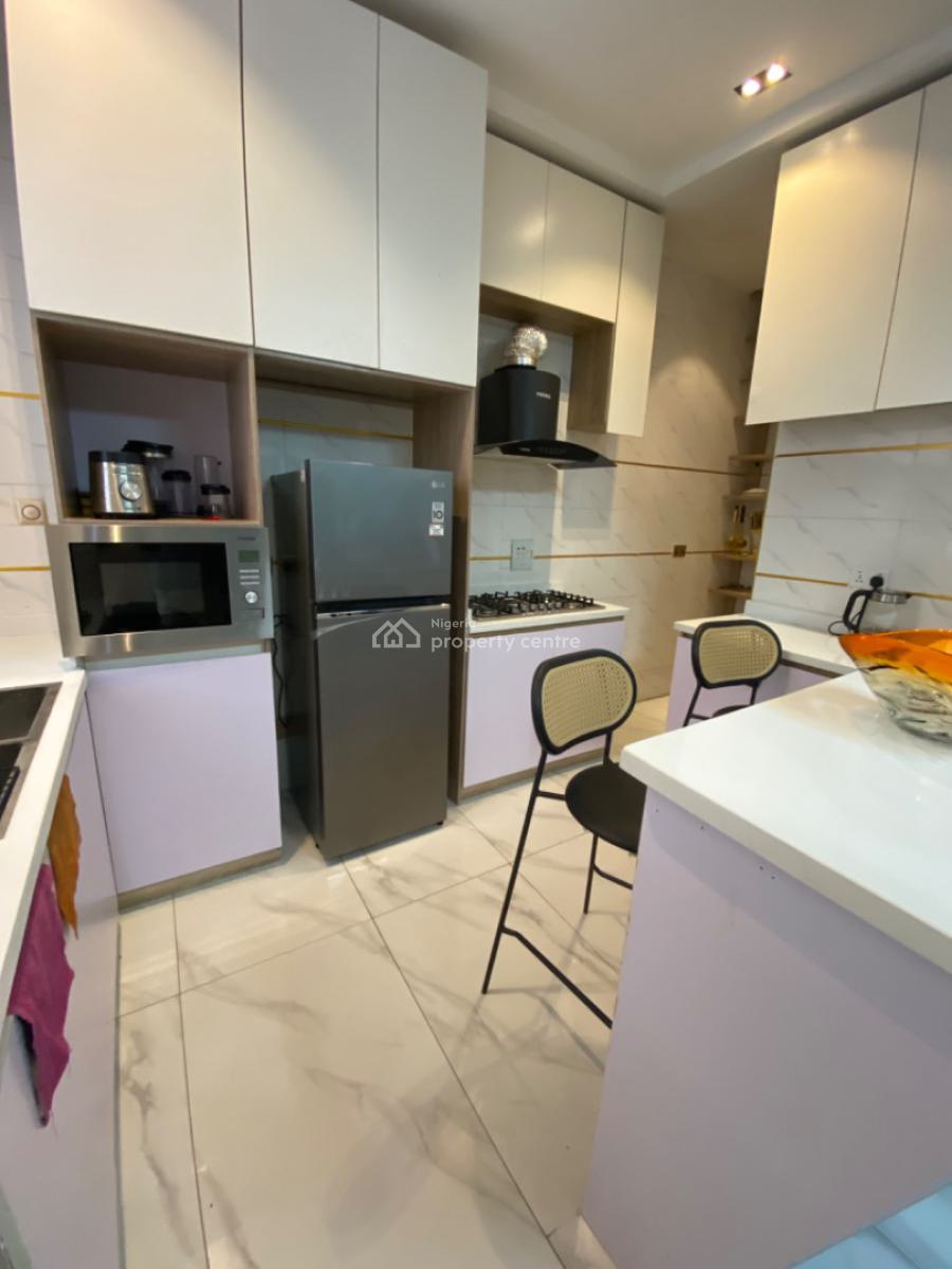 Furnished 2 Bedrooms Luxury Apartments, Upstairs with Gym, Lekki Phase 1, Lekki, Lagos, Flat / Apartment for Rent