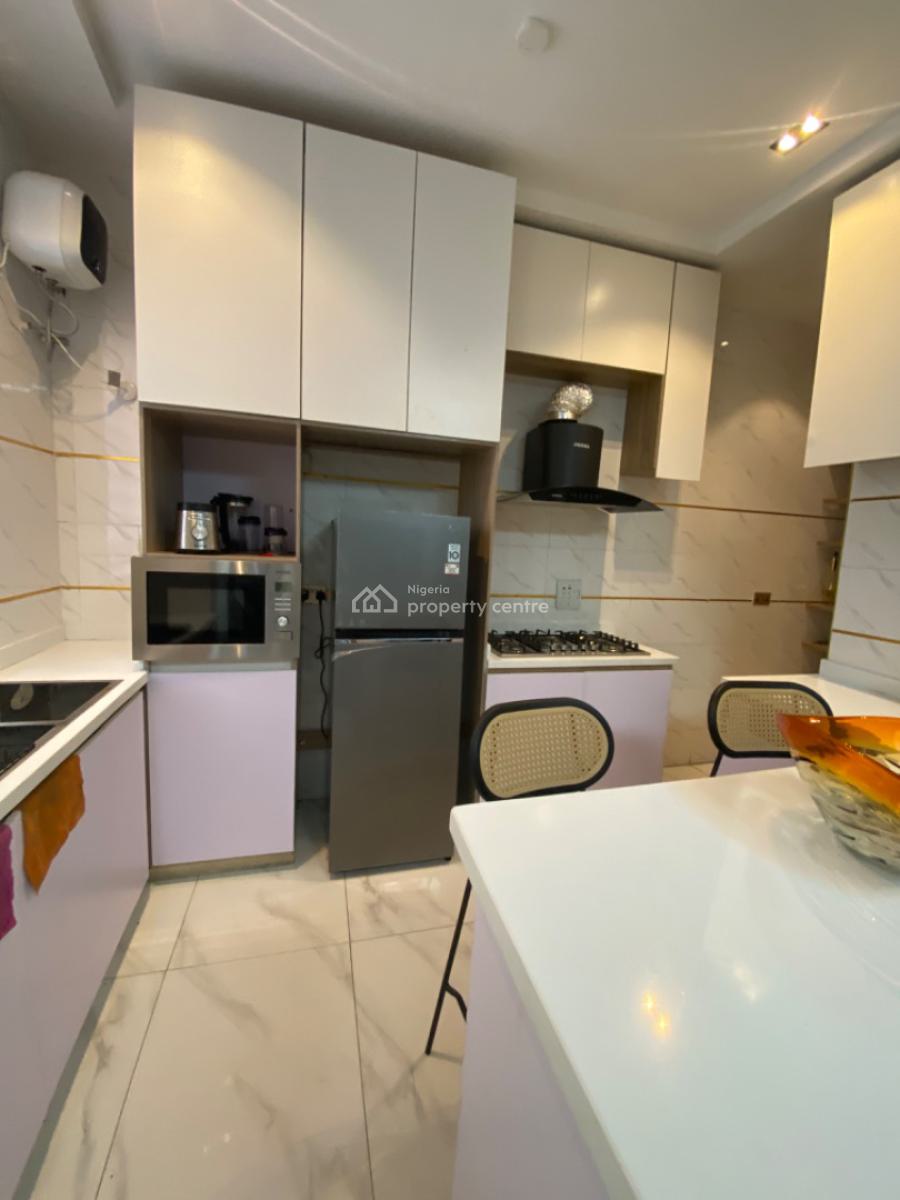 Furnished 2 Bedrooms Luxury Apartments, Upstairs with Gym, Lekki Phase 1, Lekki, Lagos, Flat / Apartment for Rent