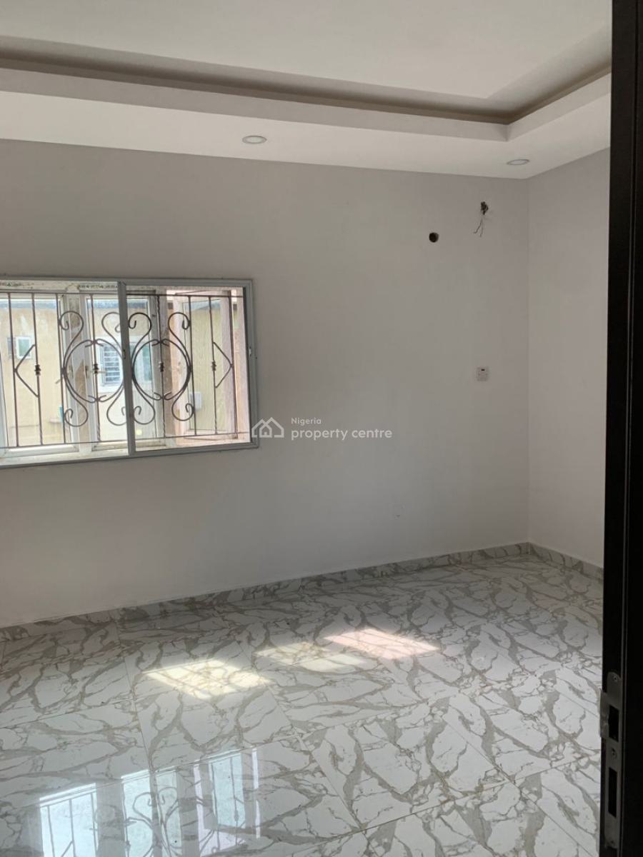 3 Bedrooms Upstairs Flat, Opposite Vgc Estate, Lekki, Lagos, Flat / Apartment for Rent