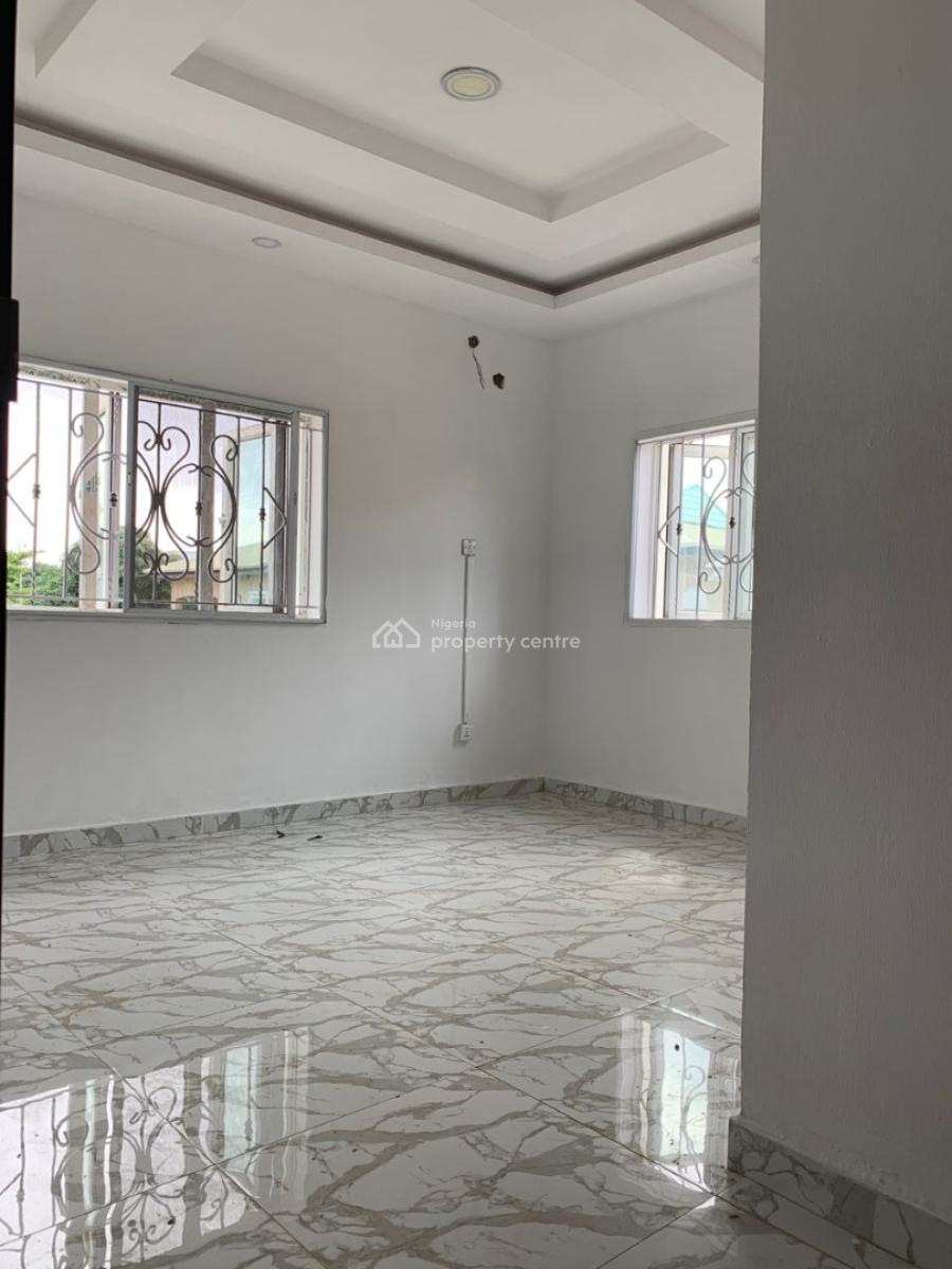 3 Bedrooms Upstairs Flat, Opposite Vgc Estate, Lekki, Lagos, Flat / Apartment for Rent