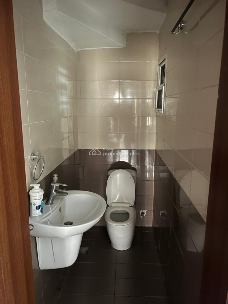 Decent 3 Bedroom Triplex with a Room Study, Osapa, Osapa, Lekki, Lagos, Terraced Duplex for Rent