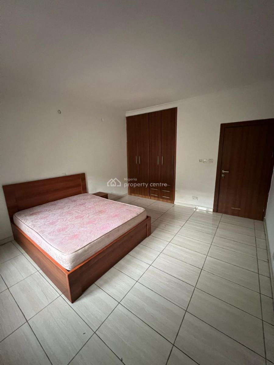 Decent 3 Bedroom Triplex with a Room Study, Osapa, Osapa, Lekki, Lagos, Terraced Duplex for Rent