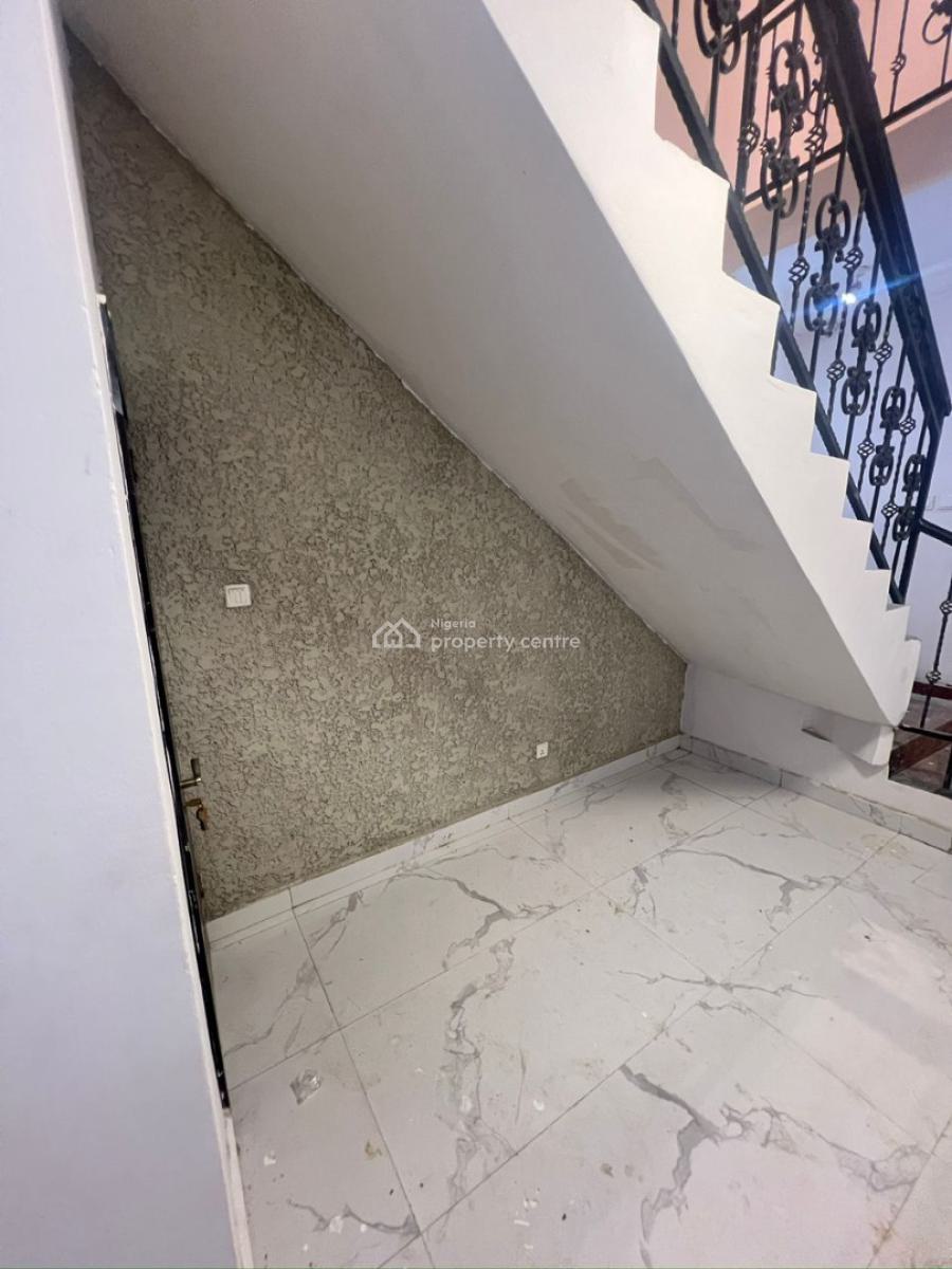 2 Bedroom Maisonette, Off Chisco Bus Stop, Ikate Elegushi, Lekki, Lagos, Flat / Apartment for Rent
