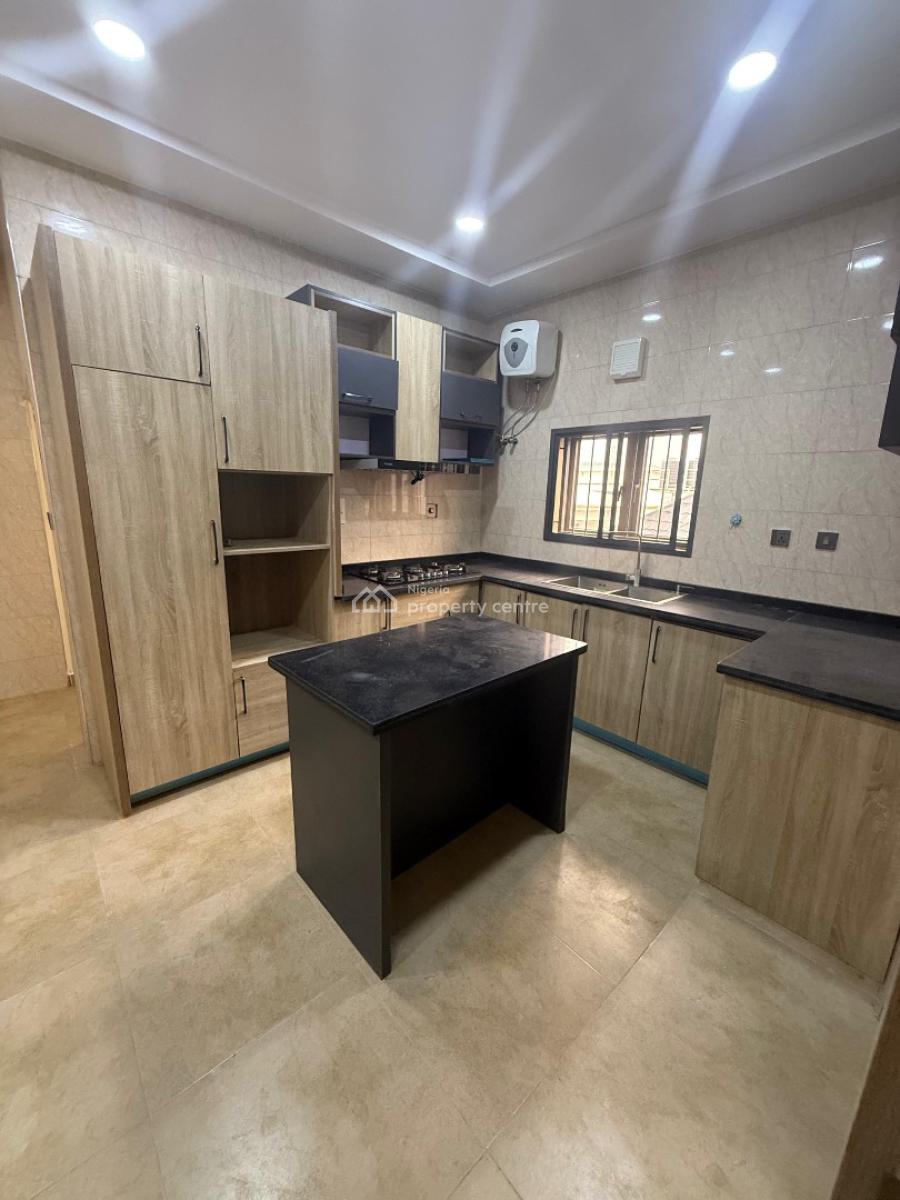 Standard 3 Bedrooms Flat in a Secured and Serene Environment, Gilmore, Jahi, Abuja, Flat / Apartment for Rent