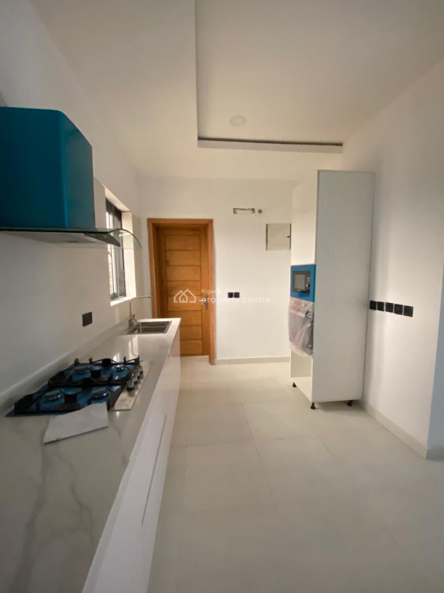 Lush 2 Bedroom Apartment with Pool, Lekki Phase 1, Lekki, Lagos, Flat / Apartment for Rent