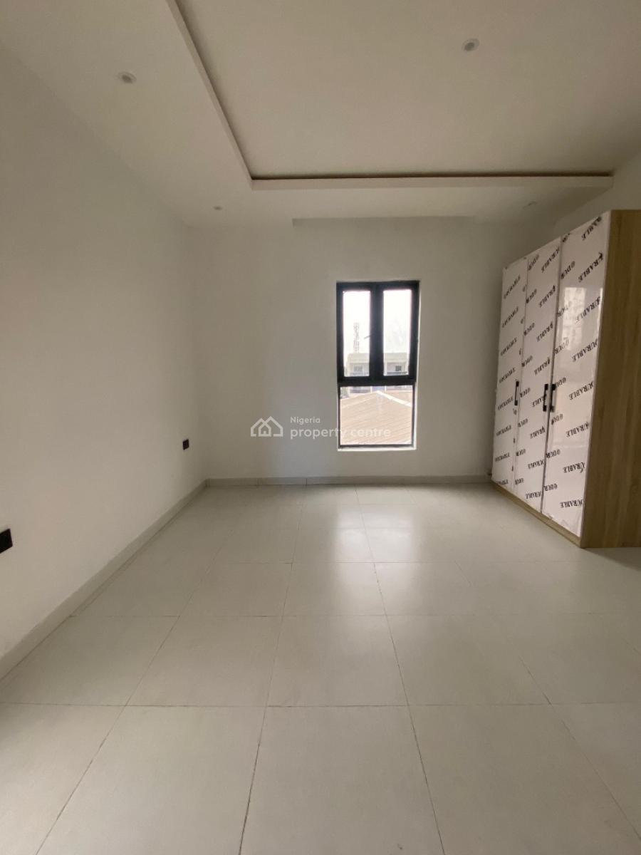 Lush 2 Bedroom Apartment with Pool, Lekki Phase 1, Lekki, Lagos, Flat / Apartment for Rent