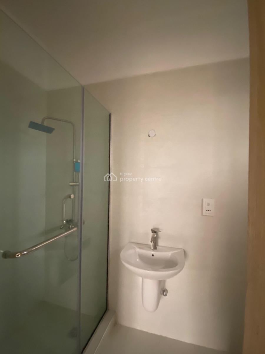Lush 2 Bedroom Apartment with Pool, Lekki Phase 1, Lekki, Lagos, Flat / Apartment for Rent