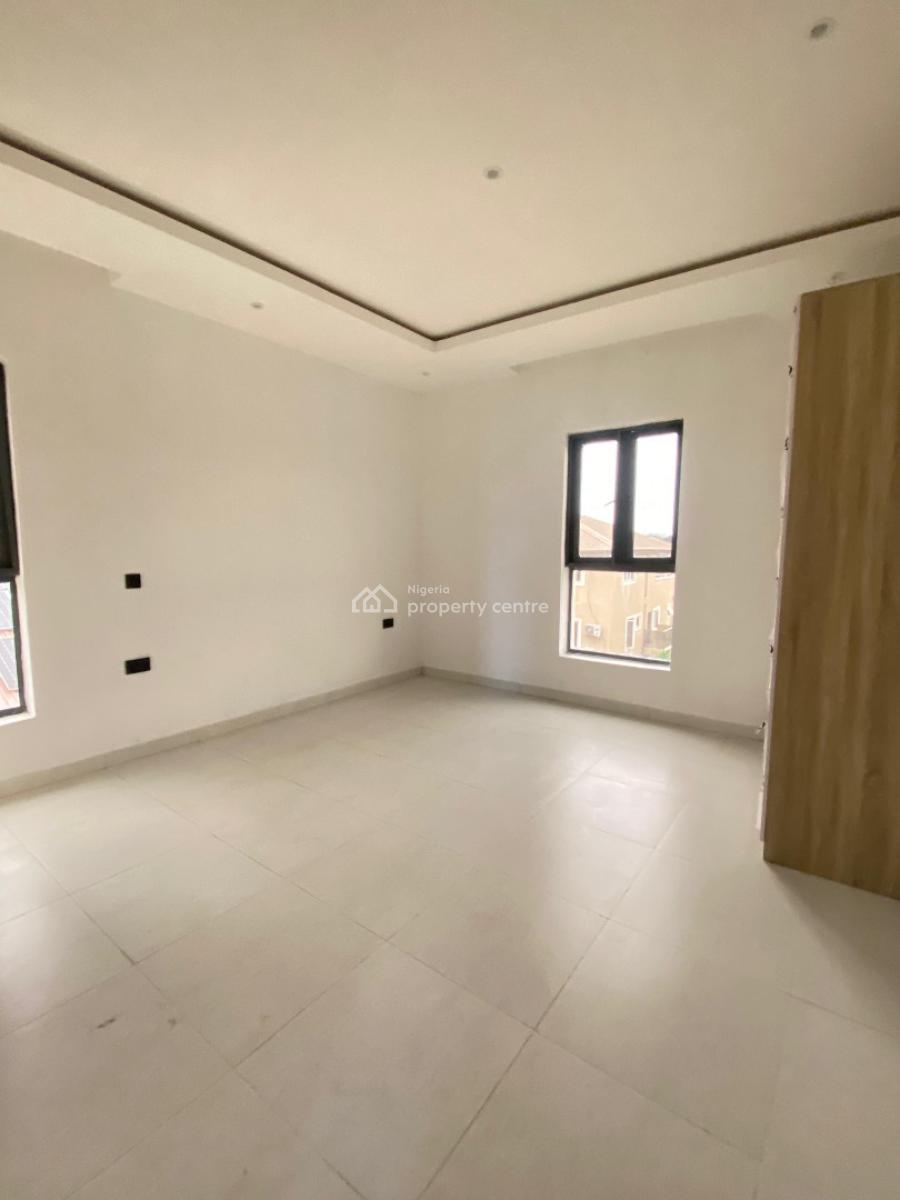 Lush 2 Bedroom Apartment with Pool, Lekki Phase 1, Lekki, Lagos, Flat / Apartment for Rent