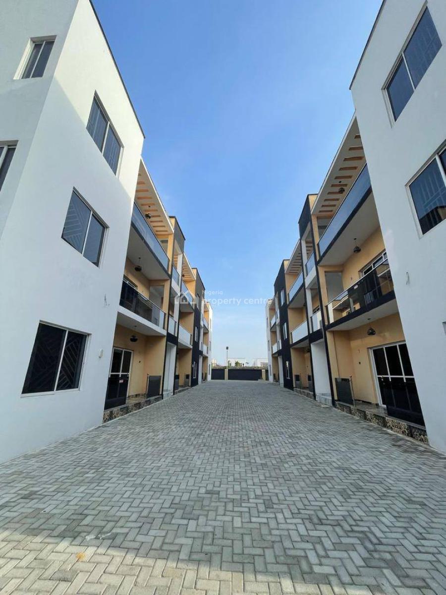 2 Bedroom Flat, Mobil Road, Ilaje, Ajah, Lagos, Flat / Apartment for Sale