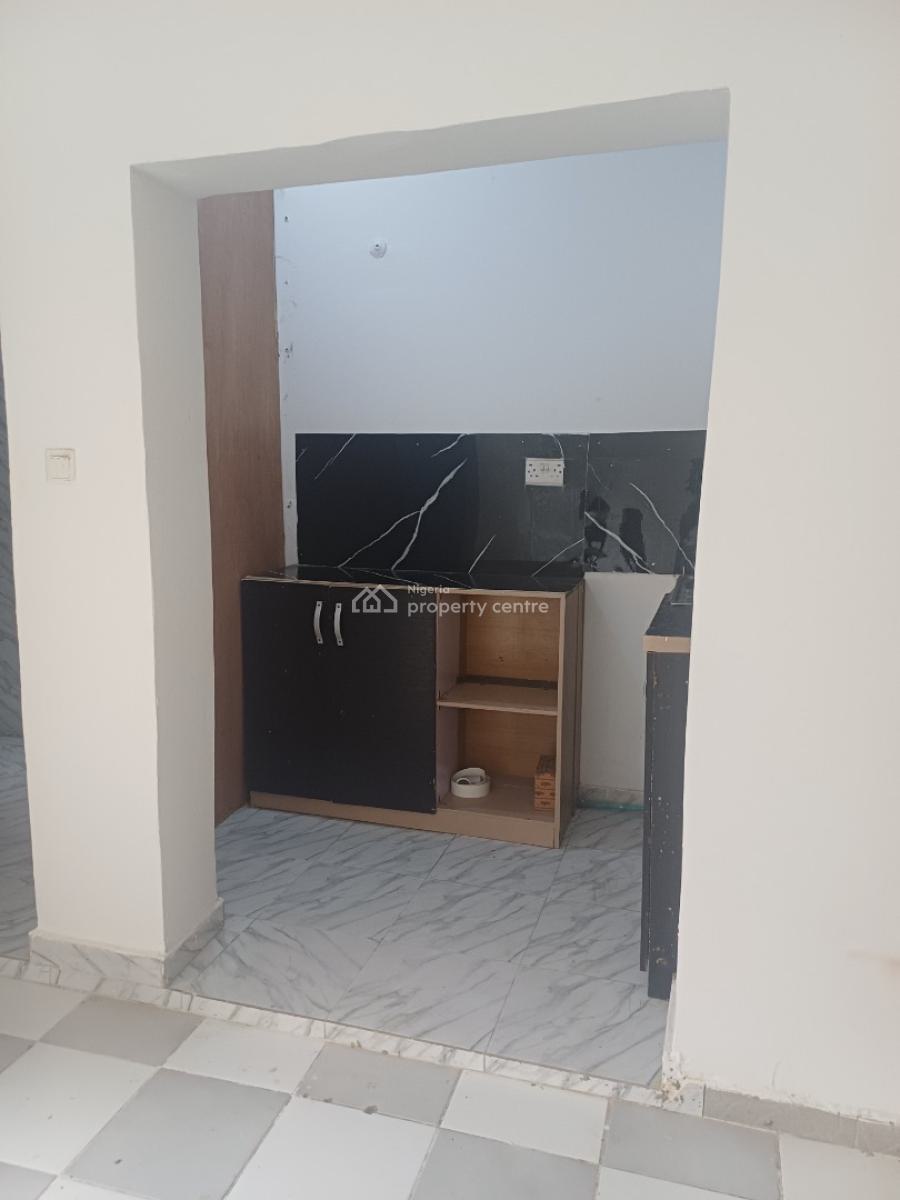 Clean Studio Apartment, Off Admiralty Way Lekki Phase 1, Lekki Phase 1, Lekki, Lagos, Flat / Apartment for Rent