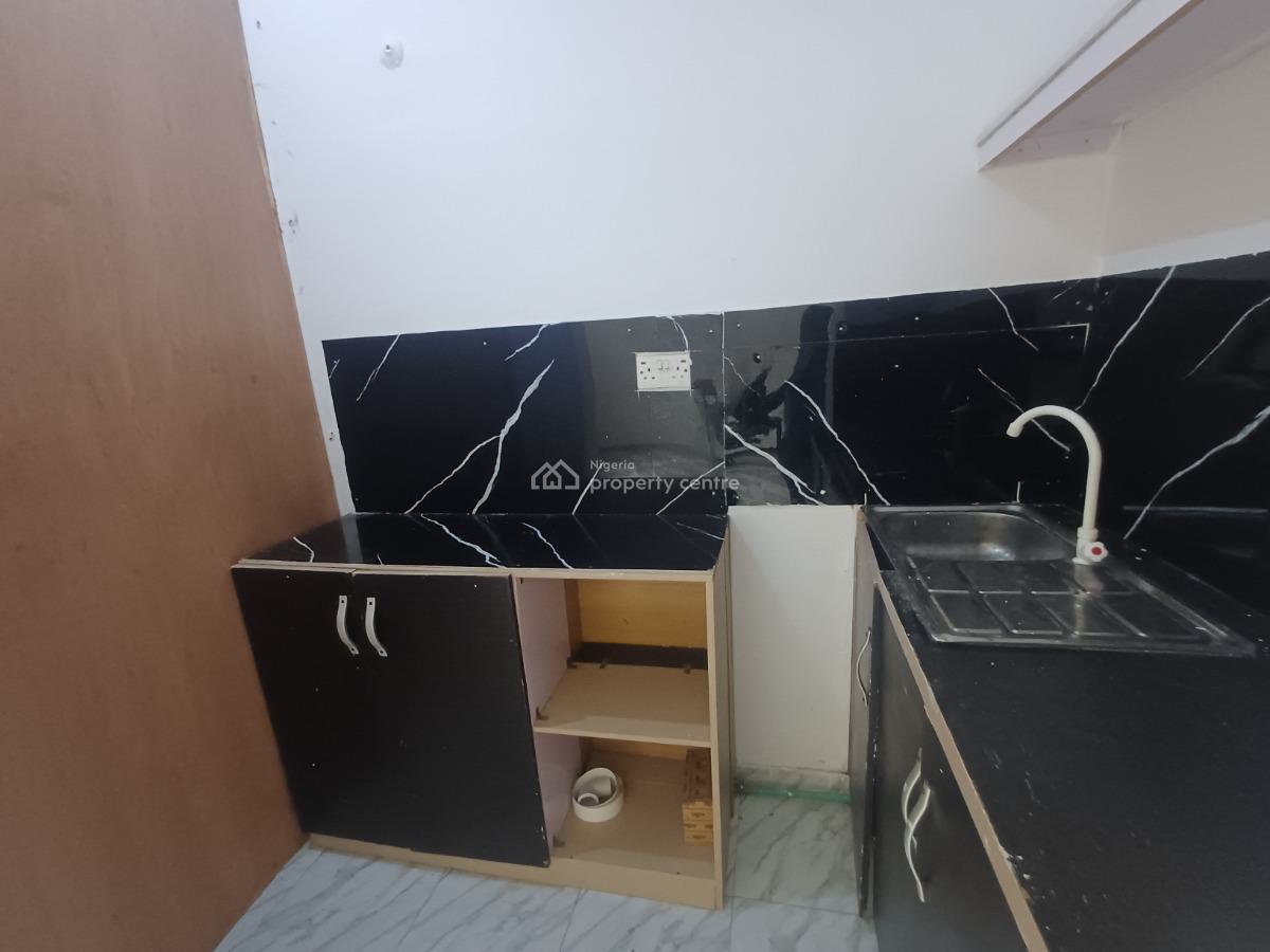 Clean Studio Apartment, Off Admiralty Way Lekki Phase 1, Lekki Phase 1, Lekki, Lagos, Flat / Apartment for Rent
