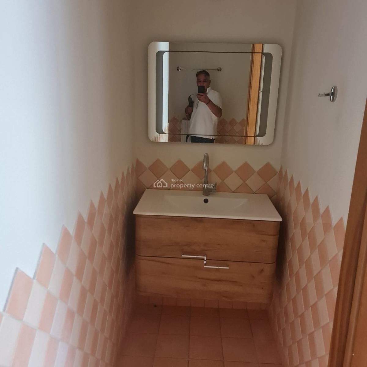 2 Bedroom Apartment, Mile 12, Kosofe, Lagos, Flat / Apartment for Rent