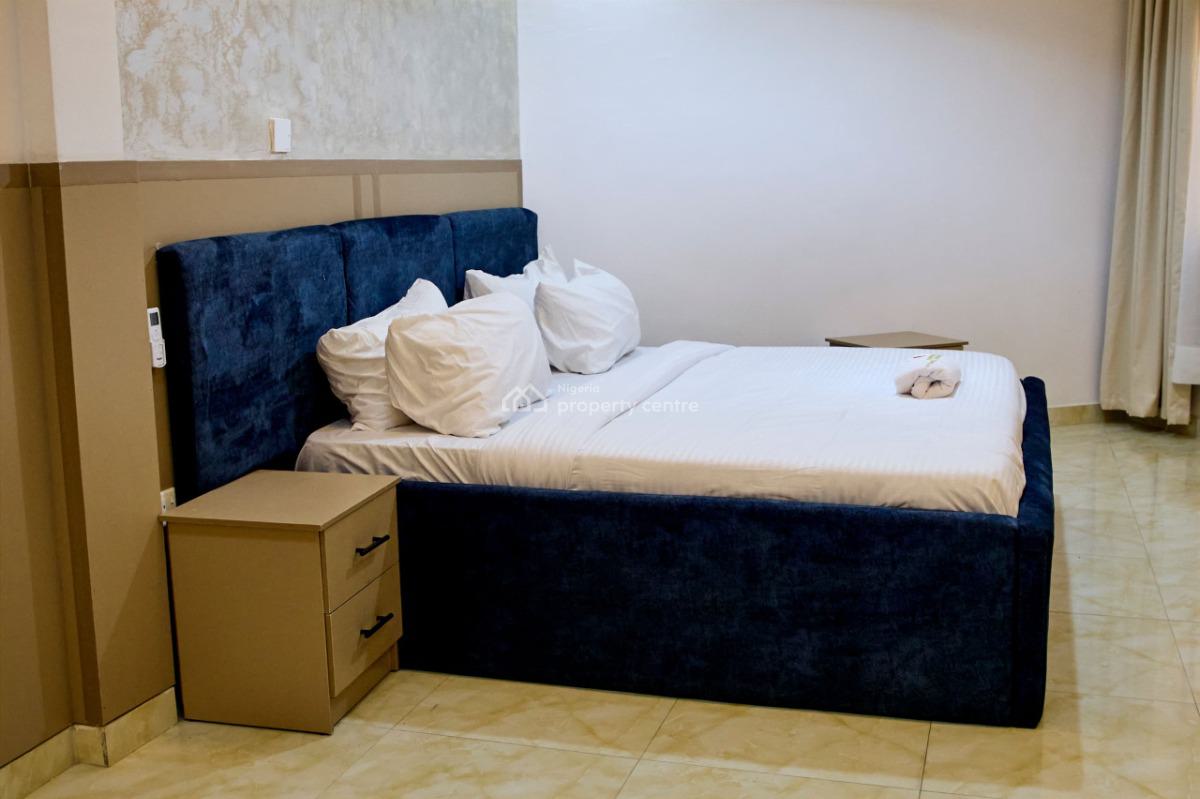 Exquisite Furnished 2 Bedroom Flat with Modern Facilities, Off Admiralty Road, Lekki Phase 1, Lekki, Lagos, Flat / Apartment for Rent