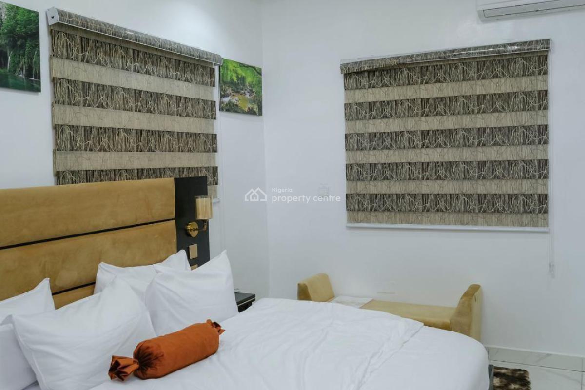 Fully Furnished 3 Bedroom Apartment, Surulere, Surulere, Lagos, Flat / Apartment Short Let
