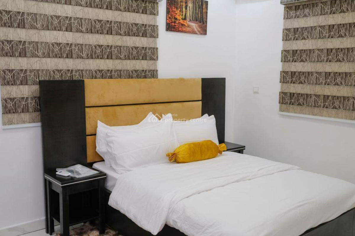 Fully Furnished 3 Bedroom Apartment, Surulere, Surulere, Lagos, Flat / Apartment Short Let