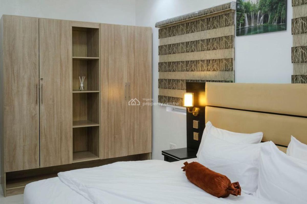 Fully Furnished 3 Bedroom Apartment, Surulere, Surulere, Lagos, Flat / Apartment Short Let