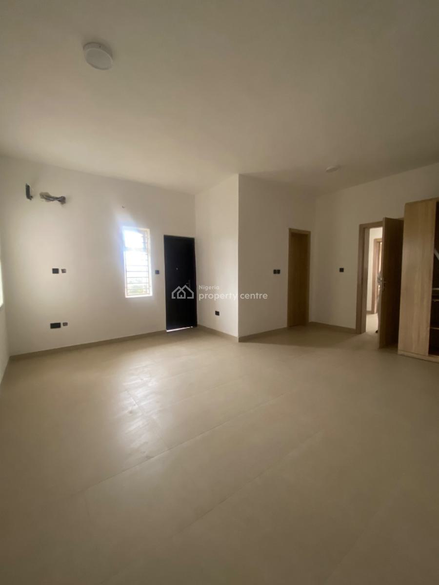 Exclusive Spacious  Servicedwmodern 2bed with Lounge in an Est, Lekki Scheme 2, Ajah, Lagos, House for Rent