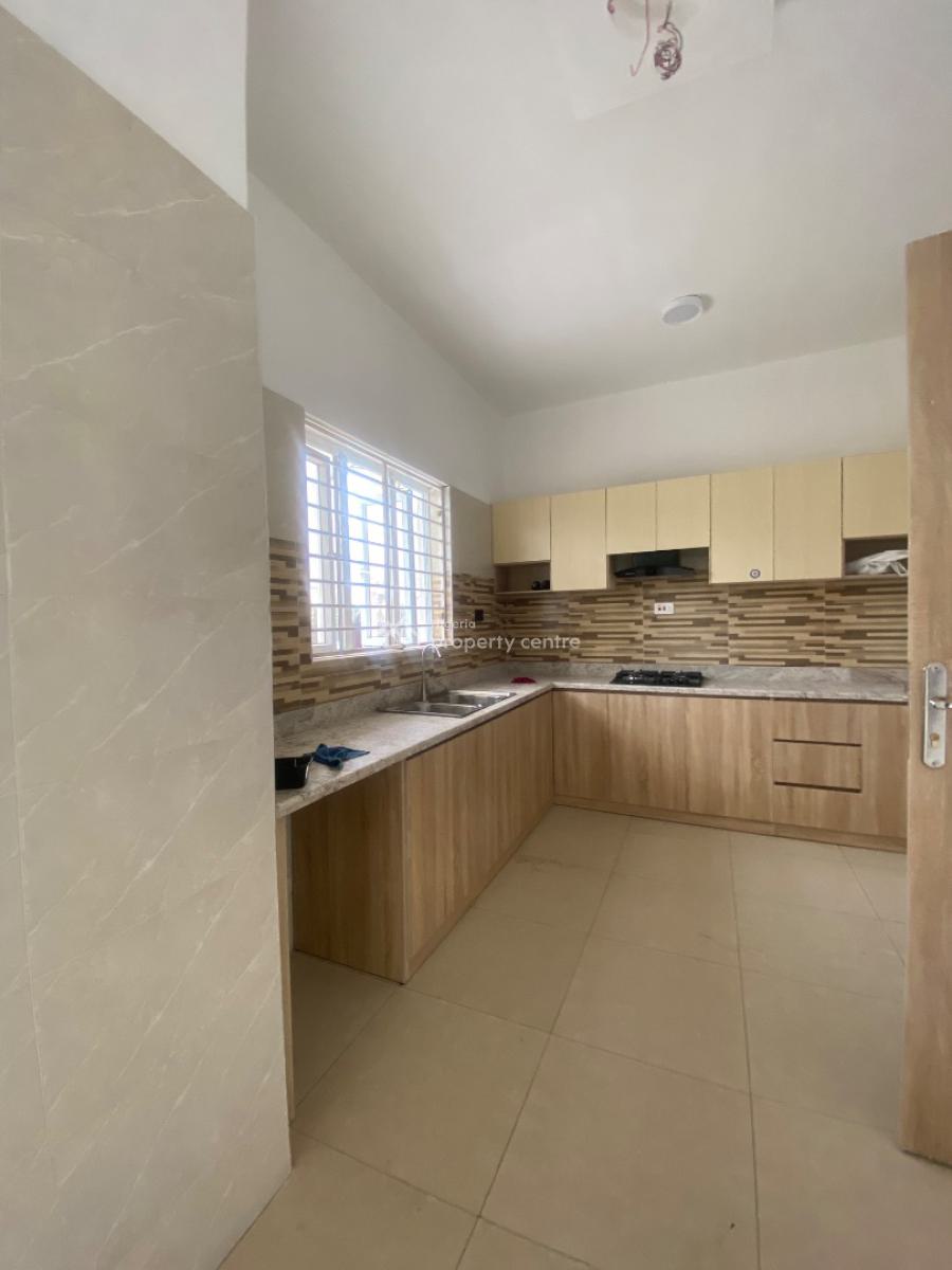 Exclusive Spacious  Servicedwmodern 2bed with Lounge in an Est, Lekki Scheme 2, Ajah, Lagos, House for Rent