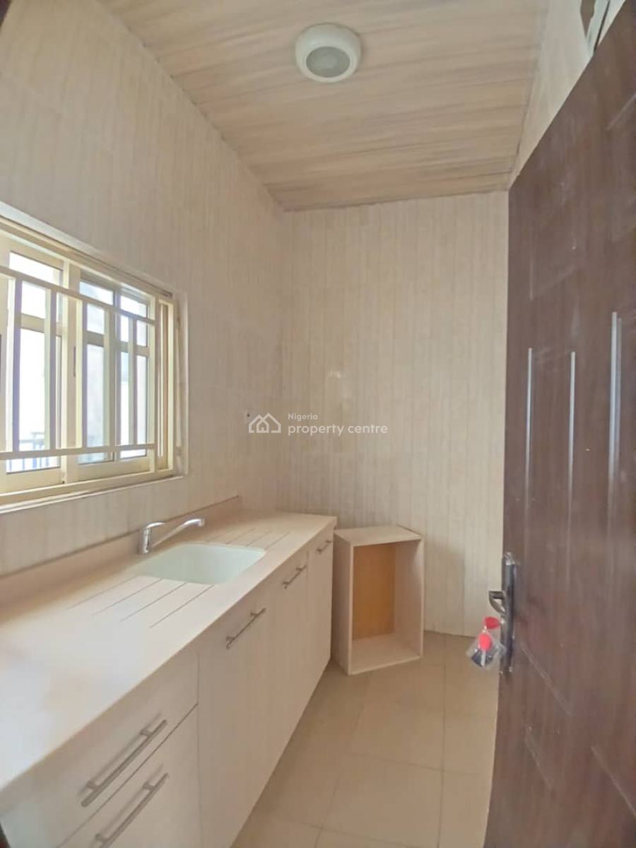 Neatly Maintained 2 Bedroom Bq, Lokogoma District, Abuja, Flat / Apartment for Rent