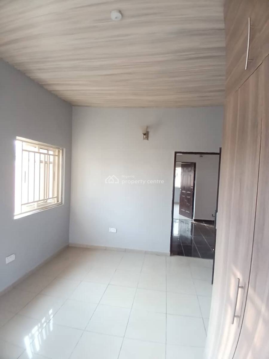 Neatly Maintained 2 Bedroom Bq, Lokogoma District, Abuja, Flat / Apartment for Rent
