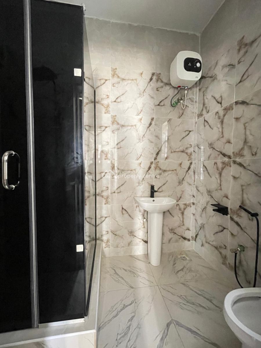 2 Bedroom Apartment, Mobil Road, Lekki, Lagos, Flat / Apartment for Sale