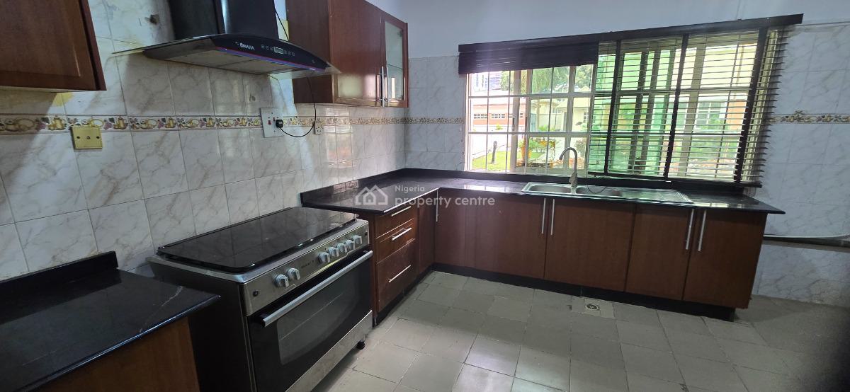 Well Maintained 2 Bedroom Flat + Staff Room, Old Ikoyi, Ikoyi, Lagos, Flat / Apartment for Rent