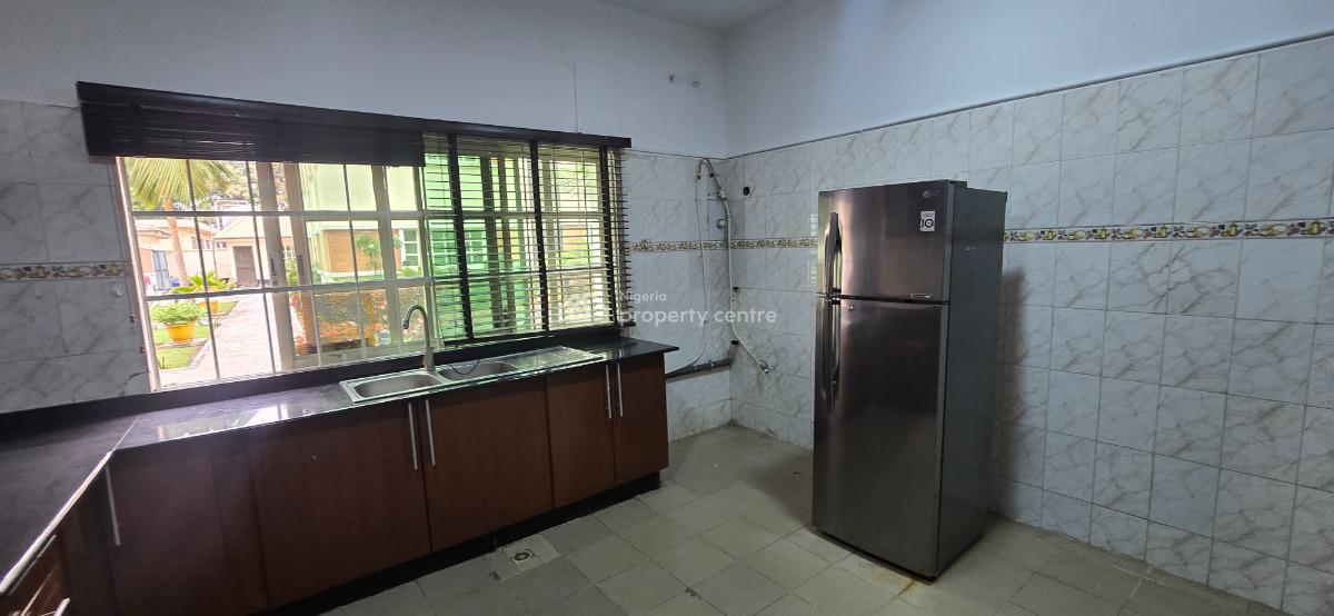 Well Maintained 2 Bedroom Flat + Staff Room, Old Ikoyi, Ikoyi, Lagos, Flat / Apartment for Rent