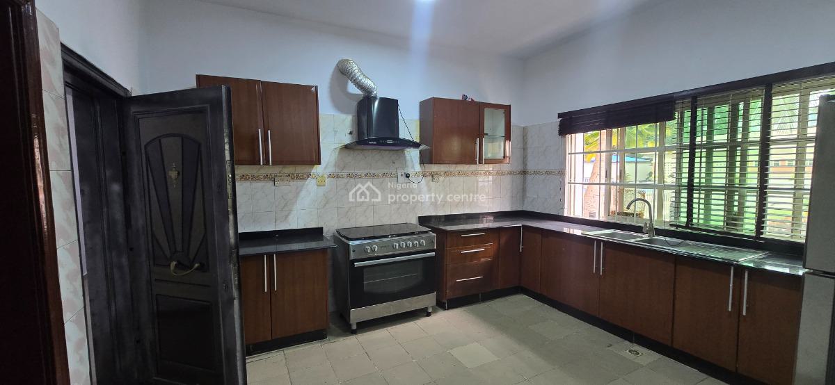 Well Maintained 2 Bedroom Flat + Staff Room, Old Ikoyi, Ikoyi, Lagos, Flat / Apartment for Rent
